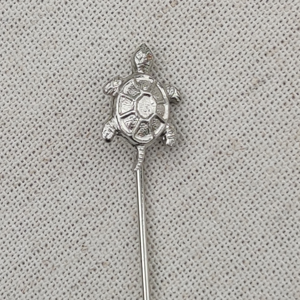 🐢Sweet vintage turtle stick pin